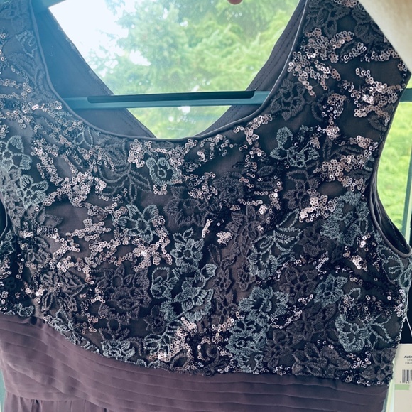 Alex Evenings Women's Sequined-Lace A-Line Dress Empire Waist Lilac Sleeveless 8 - Picture 6 of 10